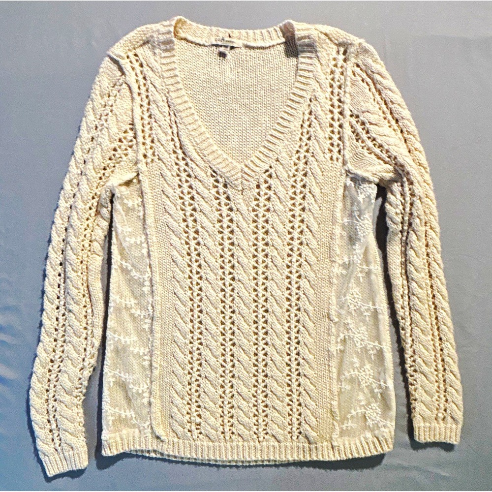 Cozy Casual Cream Cable Knit Pointelle V-Neck Sweater with Floral Lace Sides S/M